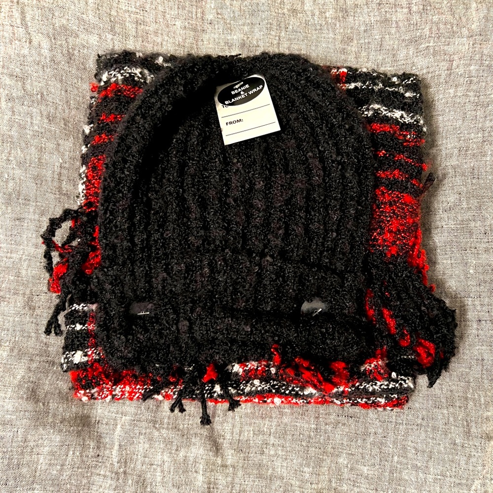 ❄️ NWT Steve Madden Beanie & Blanket Wrap